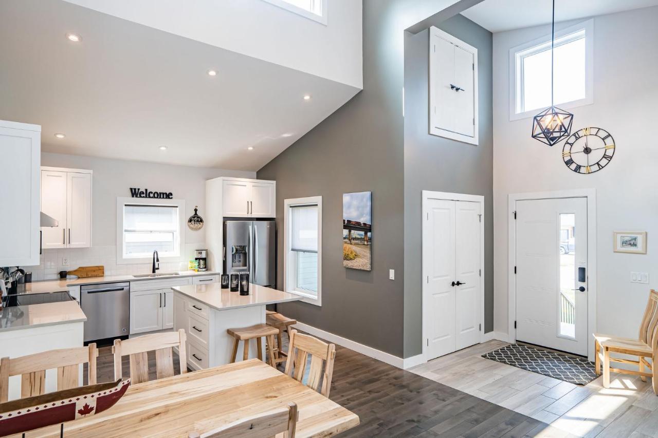 Mountain Dreams - Revelstoke Home Near Rmr Екстериор снимка