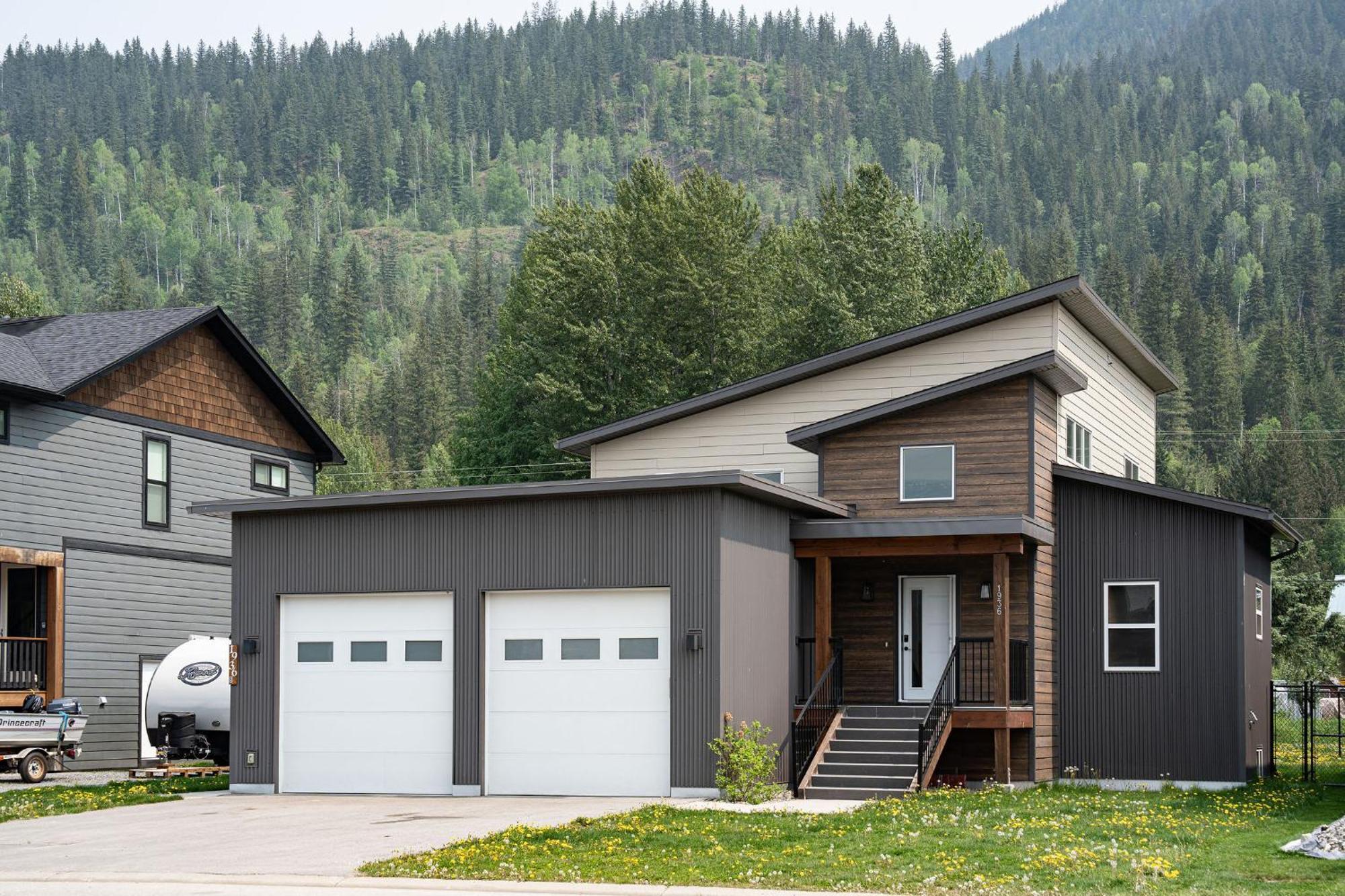 Mountain Dreams - Revelstoke Home Near Rmr Екстериор снимка
